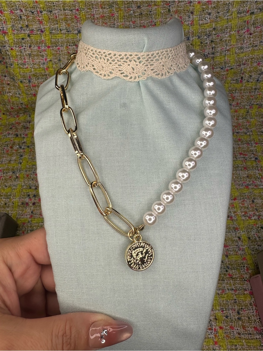 A great Gold Chain and Pearl Half-Bead Necklace with Coin Pendant - White Pearls